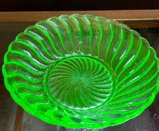 Uranium Green Vintage Glass Carnival Serving Bowl by Bagley UK