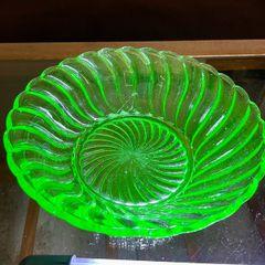 Uranium Green Vintage Glass Carnival Serving Bowl by Bagley UK