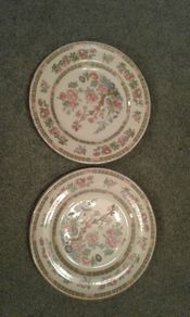 Vintage Bone China/Pottery Cake/Side Plate(s)/Dinner Plates.9Euro EACH Plate