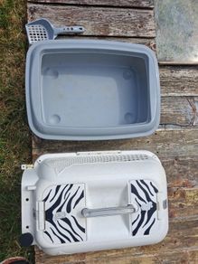 Cat/pet  carriers