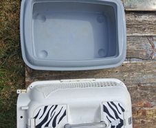 Cat/pet  carriers