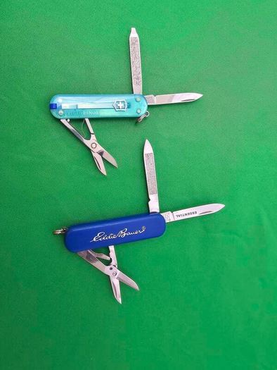 Vintage Discontinued Eddie Bauer Wenger Esquire with Victorinox Classic sd Swiss Army Knife in Combo