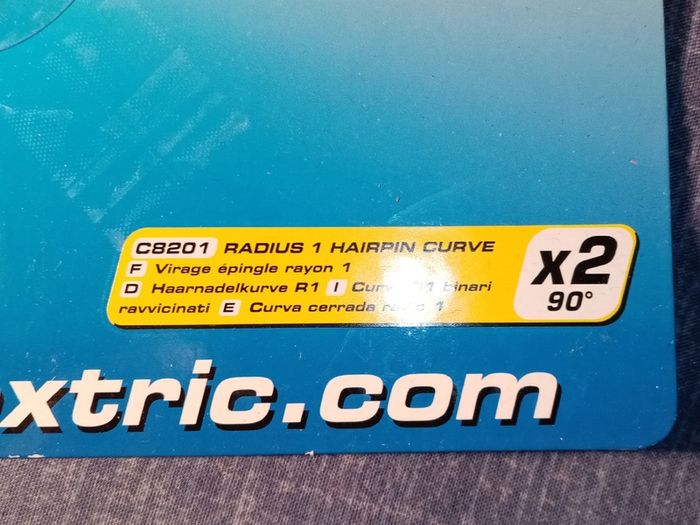 Scalextric C8201: 2x New Radius 1 Curve Track - 90 degrees. ( r1 )