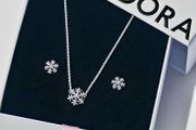 Pandora Sparkling Snowflake Necklace and Matching Earrings Set New