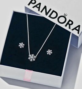 Pandora Sparkling Snowflake Necklace and Matching Earrings Set New