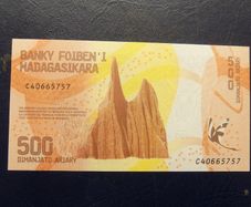 Madagascar 2017.500 Ariary.Uncirculated Banknote.
