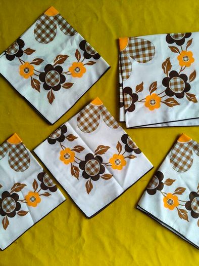 5 x Vintage napkins