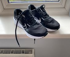 NIKE runners ( Downshifter 13), in perfect condition, worn twice