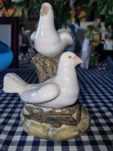 Tengra Spain porcelain - figurine of two doves