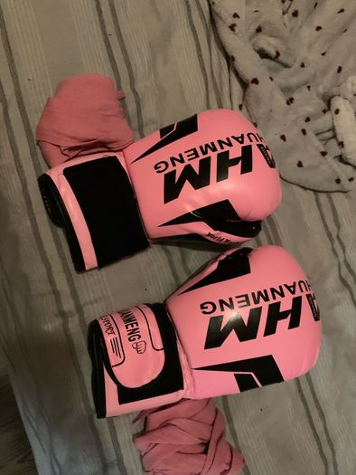 boxing gloves pink 10oz