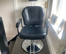 Reclining Barber/Brow chair
