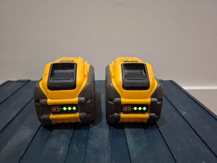 2 Dewalt flex batteries 9AH from 2023,2024