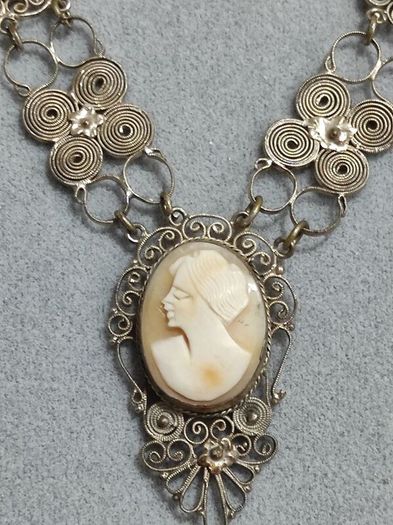 Vintage filigree Cameo shell pendant necklace