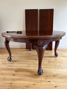Antique Mahogany Selbat extendable table