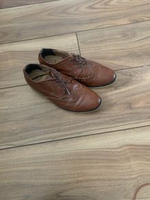 Boys brown shoes