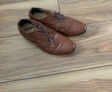 Boys brown shoes