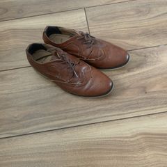 Boys brown shoes