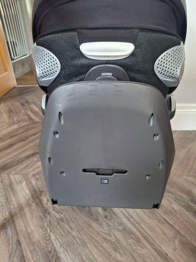 Cybex Cloud T i-Size Car Seat /  Base T 360 degree Rotating ISOFIX Base and Pushchair Adaptors
