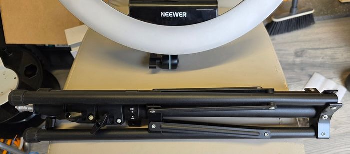 Neewer Ring Light, Tripod & Wall Mount