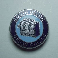 SOUTH DEVON ORGAN CIRCLE - a vintage enamel badge (1960's / 1970's)