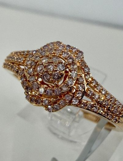Gold 9K (375) Rose Gold SGL Certified Pink Diamond Cluster Ring.