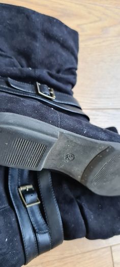 Black suede winter boots