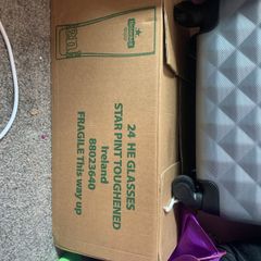 22 Heineken pint glasses