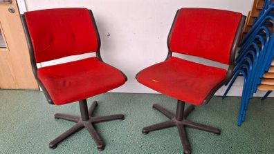 10 Vintage Office Chairs