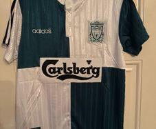 Liverpool 1995/1996 retro jersey