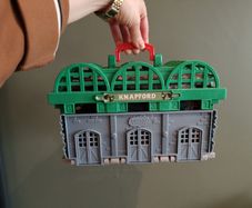 Thomas pack and carry train track