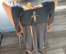 Girls dress up