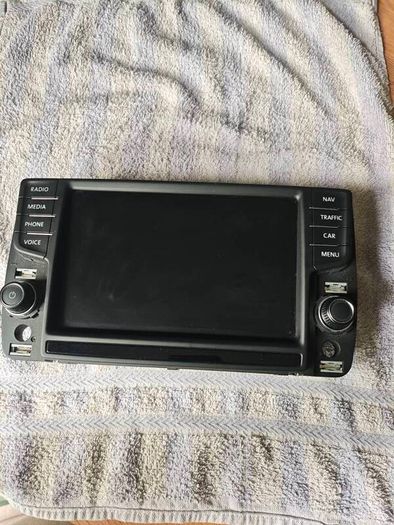 Discover Navigation Pro 8" Media Display