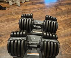 adjustable dumbells