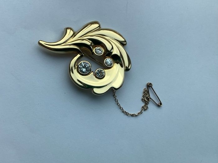 Arezzo 762 AR 750 pristine vintage 18k Italian gold, leaf brooch