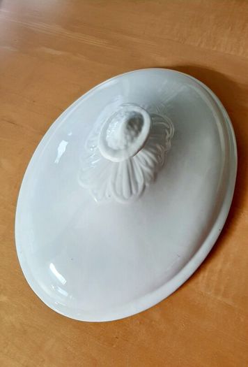 Antique tureen lid