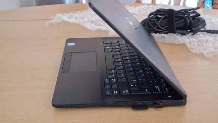 Dell Latitude E7270 | Intel i7 | 16GB RAM | 256GB SSD | Win 11 Pro + FREE Logitech Mouse