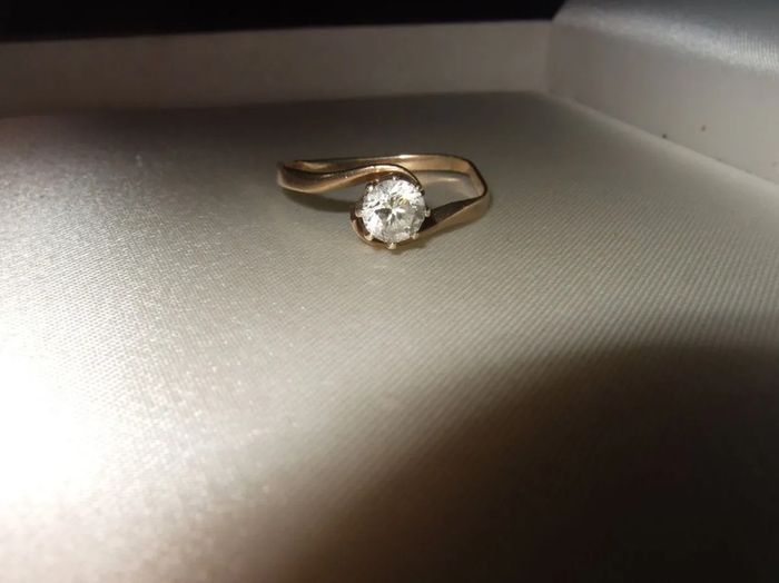 Vintage 14k Gold Twist Solitaire Ring
