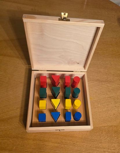 Wooden Montessori Geometric Shape Sorting Set - 16 Pieces with Sorting Board and Storage Box