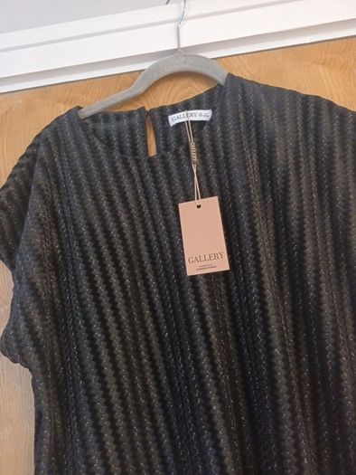 Gallery Black   Sleevless Top  S.M. 12-14.   B.N.W.T