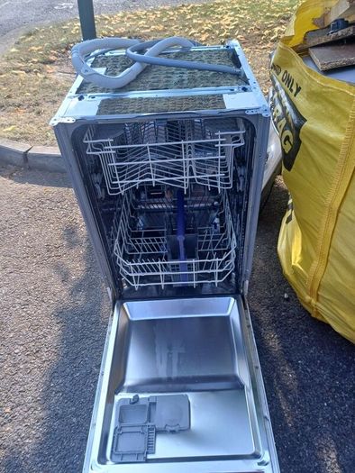 Built in Dishwasher