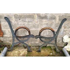 Cast Iron Bench Ends KAS1105