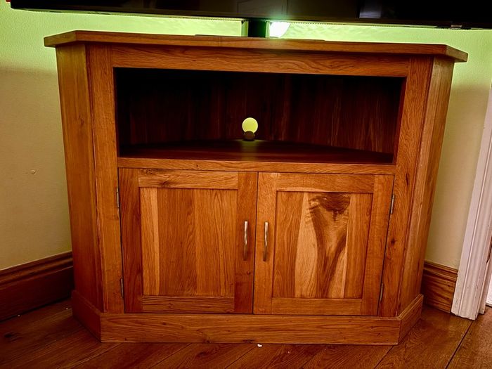 Corner TV unit