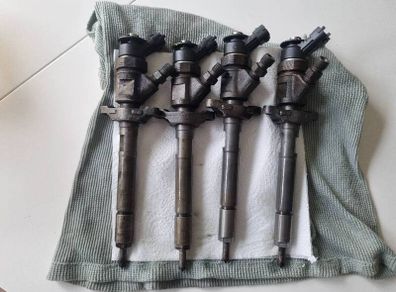 Bosch injector set 0445110311 for DV6 HDI TDCi Peugeot, Citroen, Ford, Volvo engine