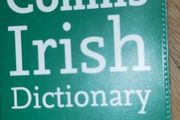 Collins Gem Irish Dictionary (u.p.s.) 3 (1048)
