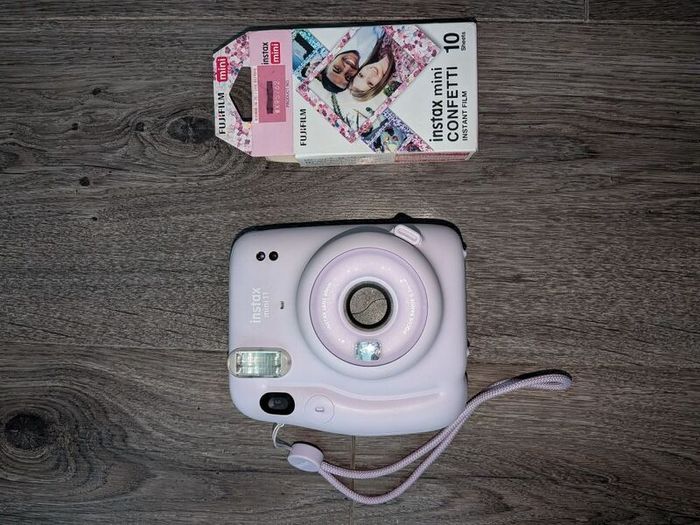Polaroid Instax Mini 11 Camera