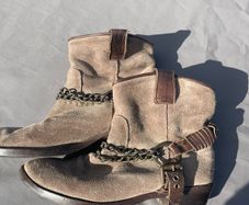 ankle boots