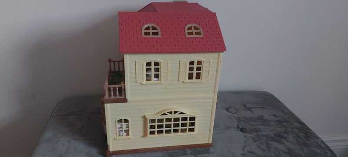 Sylvanian family cottage