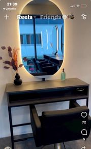 Hairdressing Dressing table with oval LED mirror