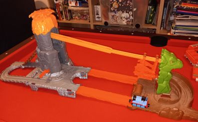 Thomas and friends Trackmaster magnetic volcano drop set and Diesel works set with 11 magnetic trains and carriages