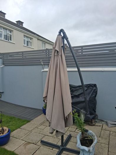 Cantilever Umbrella